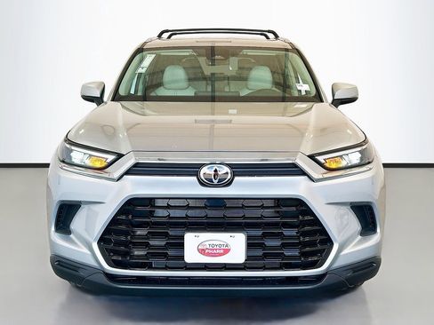 New 2026 Toyota Grand Highlander AWD image 2