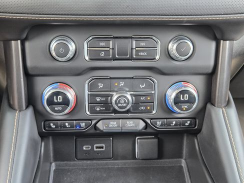 Used 2023 GMC Yukon XL AT4 w/ AT4 Premium Package image 25