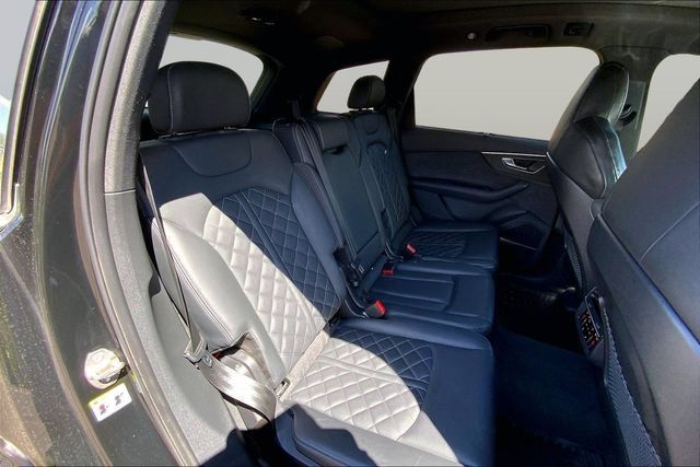 Used 2023 Audi SQ7 Prestige AWD/4WD image 19