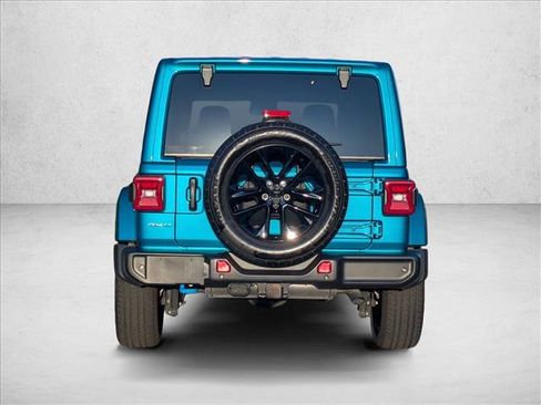 Used 2024 Jeep Wrangler Unlimited Sahara w/ Technology Group AWD/4WD image 7