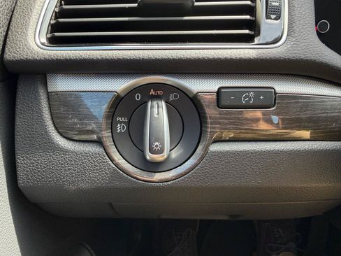 Used 2018 Volkswagen Passat 2.0T SE FWD image 31