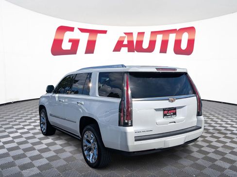 Used 2020 Cadillac Escalade Premium Luxury AWD/4WD image 3