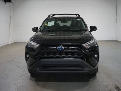 Used 2022 Toyota RAV4 XLE Premium AWD/4WD image 2