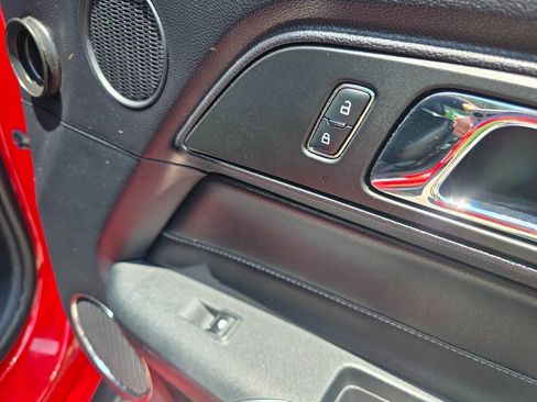 Used 2015 Ford Mustang Premium RWD image 28