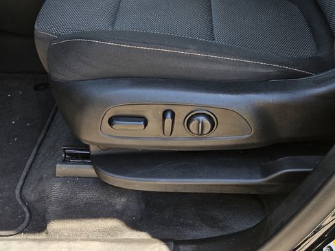 Used 2020 Chevrolet Traverse LT FWD image 28