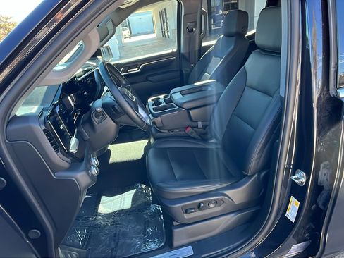 Used 2025 GMC Sierra 1500 SLT image 10