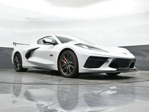 Used 2023 Chevrolet Corvette Stingray Premium Cpe w/ Z51 Performance Package RWD image 37