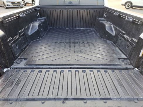 Used 2017 Toyota Tacoma SR5 image 23