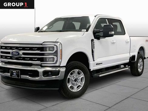 New 2026 Ford F250 XLT w/ XLT Premium Package AWD/4WD image 1