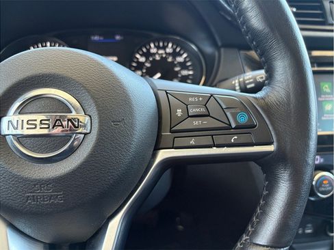 Used 2018 Nissan Rogue SL w/ Premium Package FWD image 14