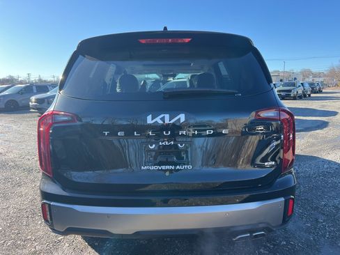 New 2025 Kia Telluride S image 3