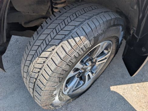 Used 2019 Toyota Tacoma TRD Sport w/ Technology Package RWD image 21