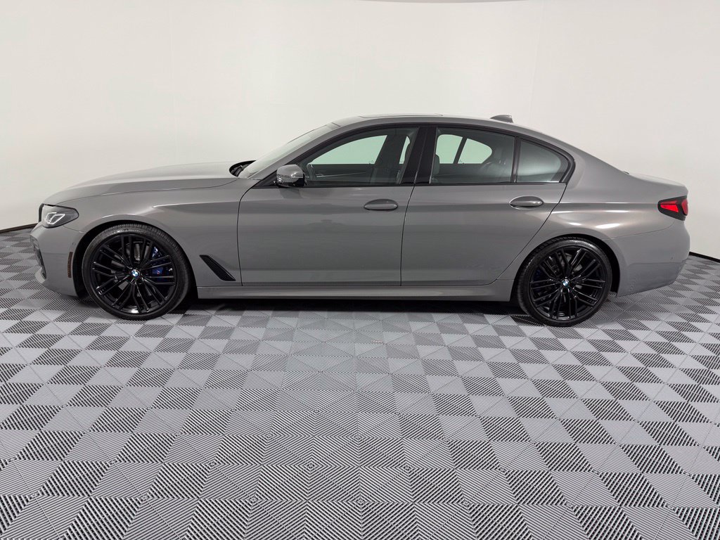 Used 2022 BMW M550i xDrive AWD/4WD image 2