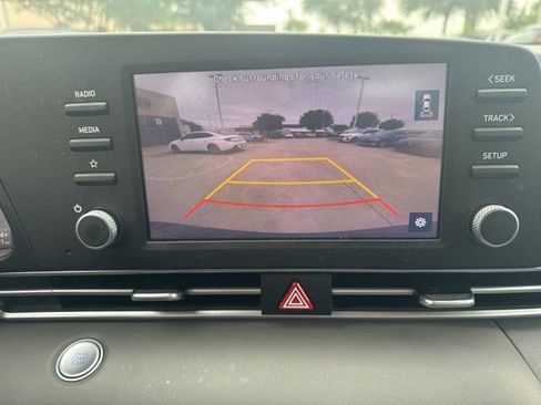Certified 2023 Hyundai Elantra SEL FWD image 6