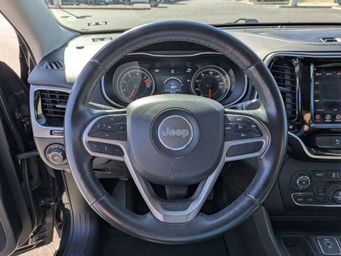 Used 2019 Jeep Cherokee Limited FWD image 15