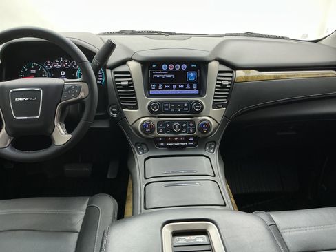 Used 2017 GMC Yukon Denali image 20