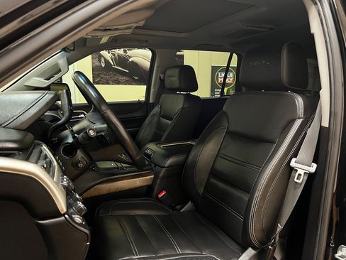 Used 2018 GMC Yukon Denali w/ Denali Ultimate Package AWD/4WD image 16