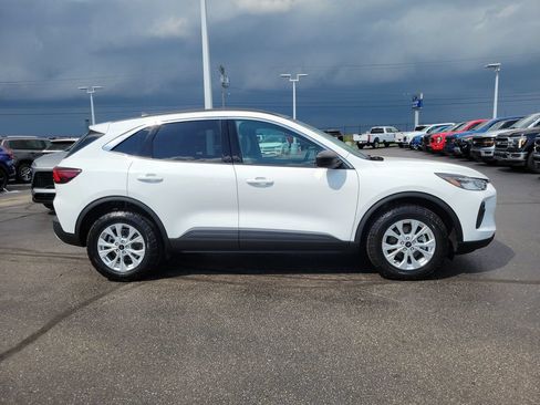 Certified 2023 Ford Escape Active w/ Tech Pack #1 AWD/4WD image 3