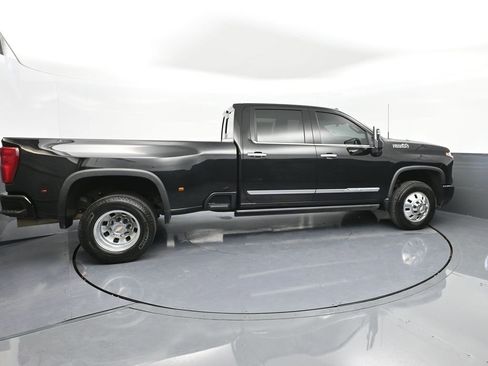 Used 2024 Chevrolet Silverado 3500 High Country w/ High Country Premium Package image 33