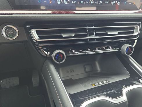New 2026 Chevrolet Traverse RS FWD image 25