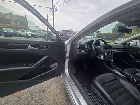 Used 2014 Volkswagen Passat TDI SEL Premium FWD image 17