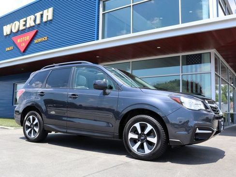 Used 2018 Subaru Forester 2.5i Premium AWD/4WD image 1
