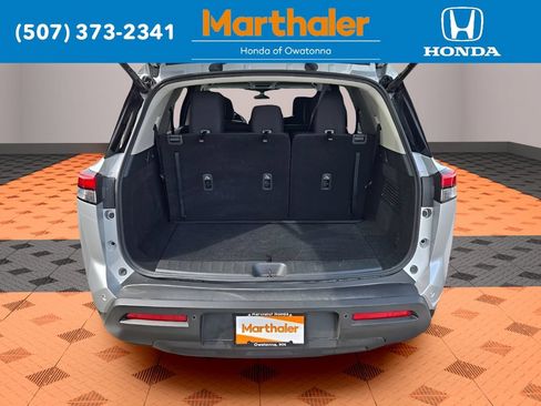 Used 2025 Nissan Pathfinder SV FWD image 15