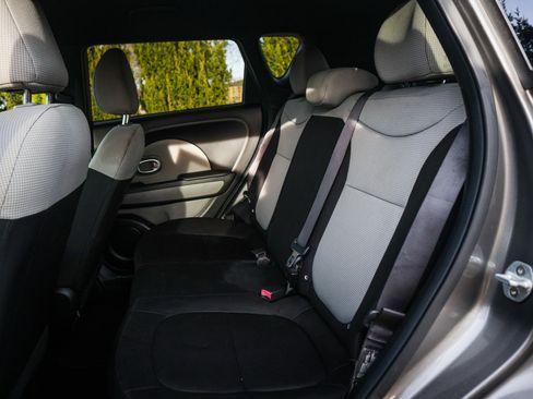Used 2016 Kia Soul image 28