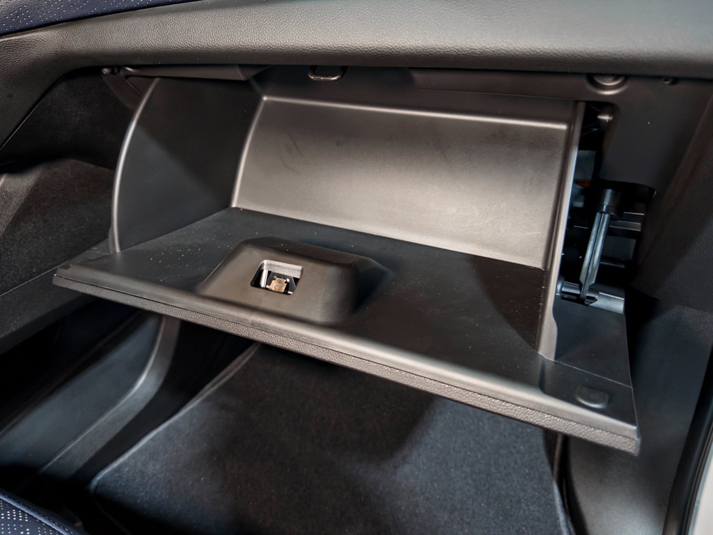 Used 2022 Chevrolet Bolt EUV Premier FWD image 21