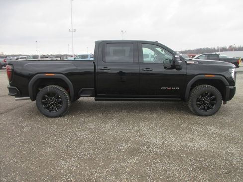 New 2026 GMC Sierra 2500 AT4 w/ AT4 Premium Plus Package image 3