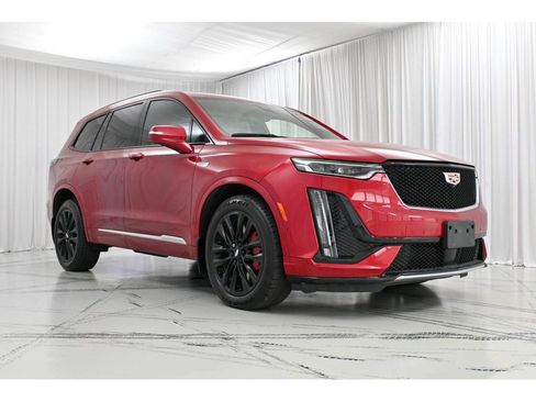 Certified 2023 Cadillac XT6 Sport w/ Platinum Package image 2