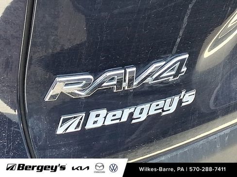 Used 2021 Toyota RAV4 XLE w/ Convenience Package AWD/4WD image 12