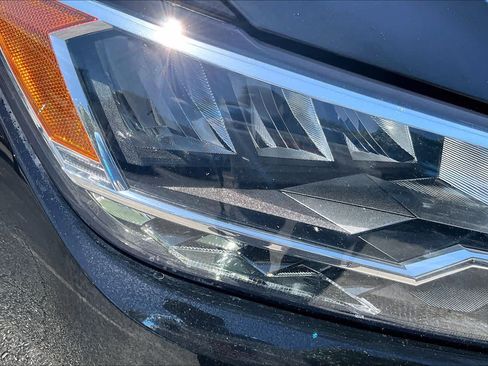 Used 2021 Volkswagen Jetta SE FWD image 28