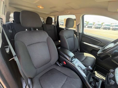 Used 2020 Dodge Journey SE FWD image 29