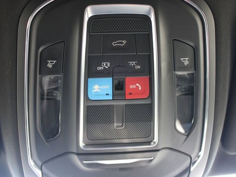 Used 2024 Jeep Wagoneer Series II w/ Flexible Seating Group RWD image 54