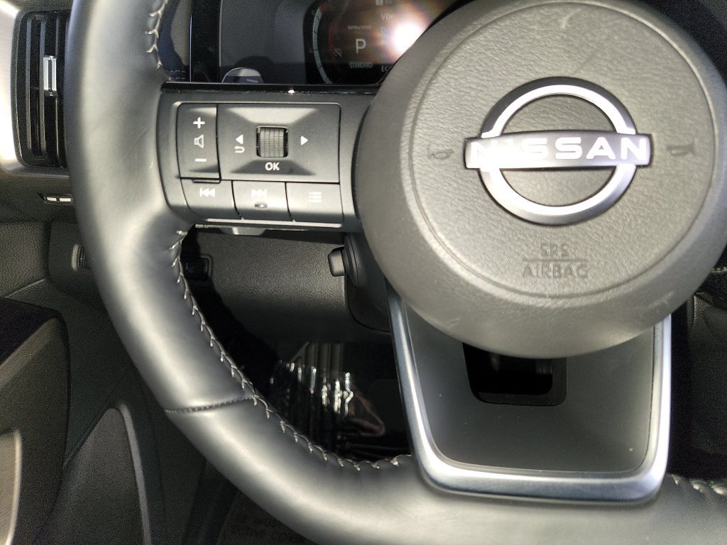 Used 2025 Nissan Pathfinder Platinum w/ Cargo Package FWD image 28