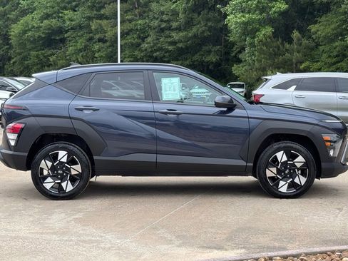 Certified 2025 Hyundai Kona SEL AWD/4WD image 10