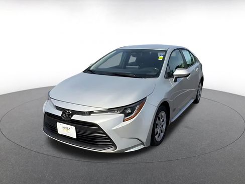 Used 2025 Toyota Corolla LE image 7