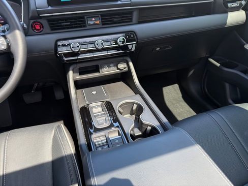 Certified 2025 Honda Pilot Elite image 16