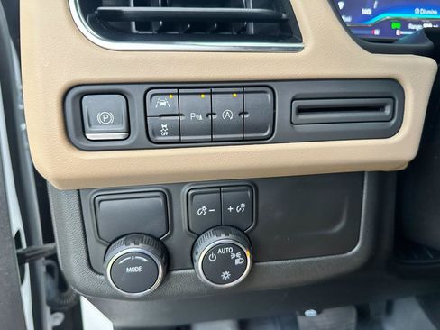 Used 2023 Chevrolet Tahoe Premier RWD image 42