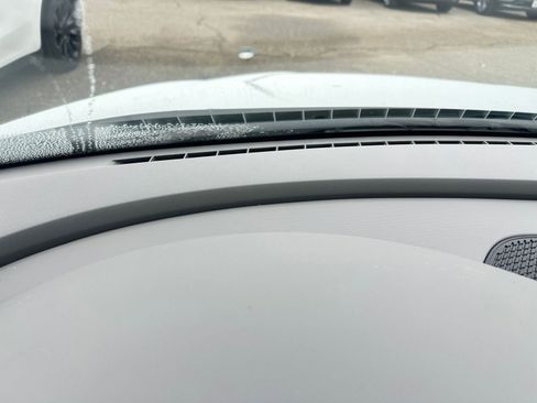 Used 2025 Hyundai Elantra SEL image 35