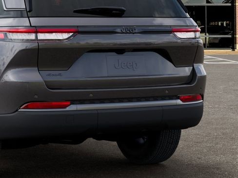 New 2026 Jeep Grand Cherokee Altitude AWD/4WD image 13