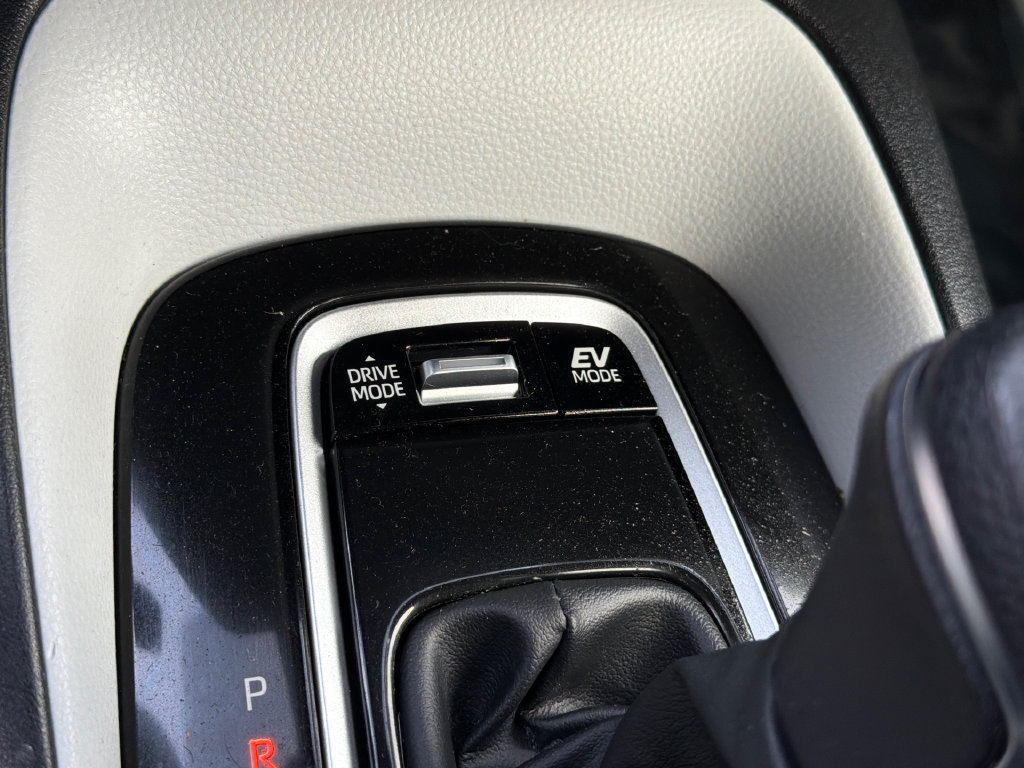 Used 2025 Toyota Corolla SE FWD image 29