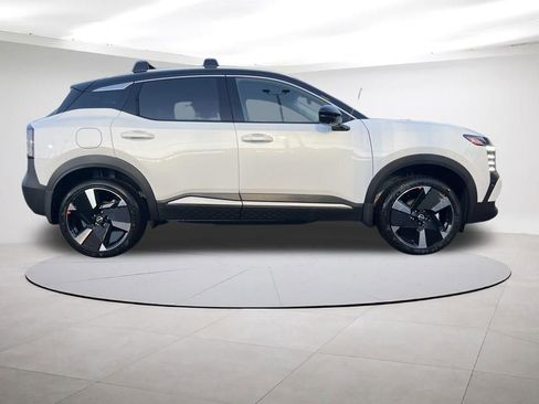 New 2026 Nissan Kicks SR w/ Cold Weather Package AWD/4WD image 6