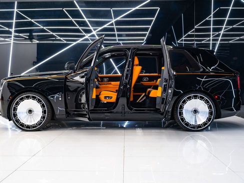 Used 2026 Rolls-Royce Cullinan AWD/4WD image 11