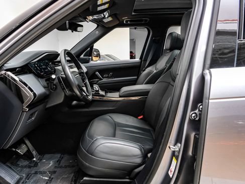 Used 2024 Land Rover Range Rover Sport Dynamic SE image 4