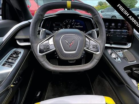 Used 2022 Chevrolet Corvette Stingray Premium Conv w/ Z51 Performance Package RWD image 10