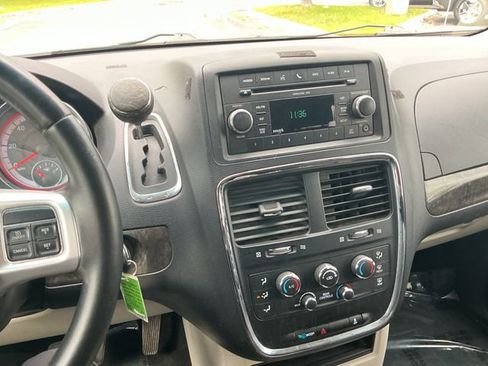 Used 2011 Dodge Grand Caravan Mainstreet w/ PWR Convenience Group FWD image 18