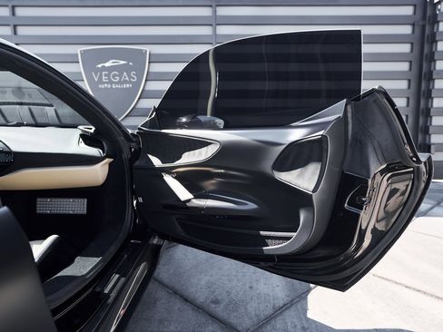 Used 2022 Ferrari SF90 Stradale image 35