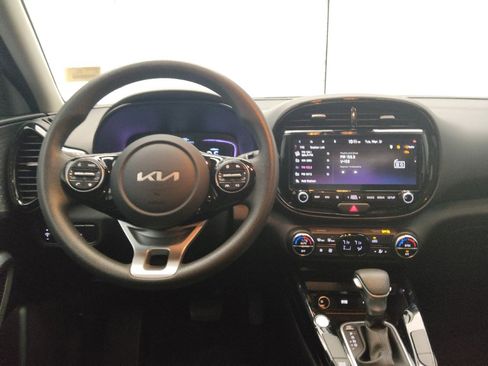 Used 2025 Kia Soul S image 22